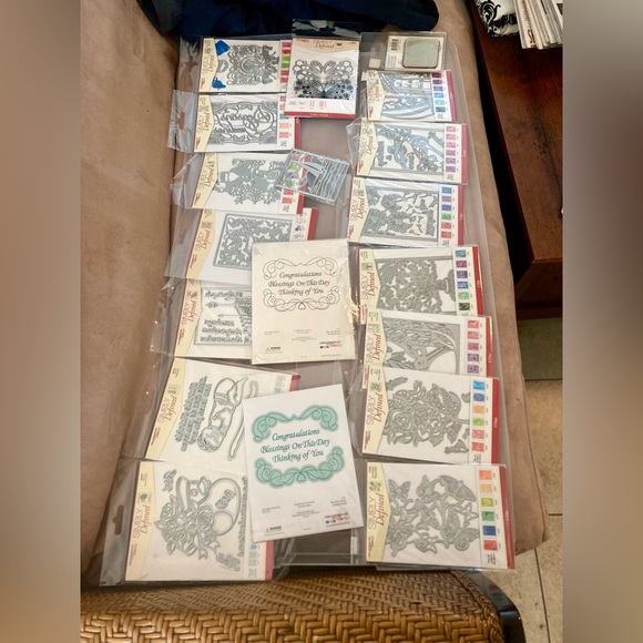 16+ Metal Dies for Paper Crafting - Picture 1 of 7